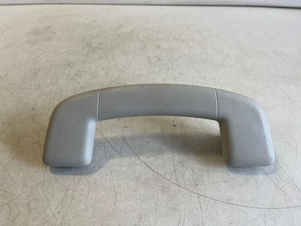 Front interior roof grab handle – Volkswagen T-Roc (2017-2025)