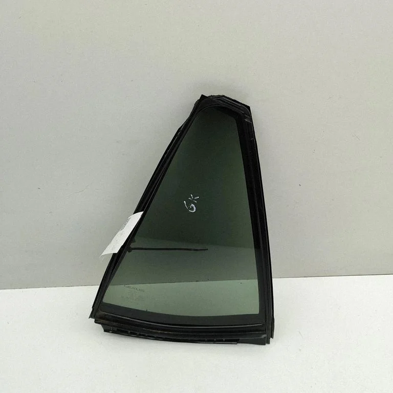 Väike „A" tagaukse klaas 6818946030 – Lexus RZ (2023-)