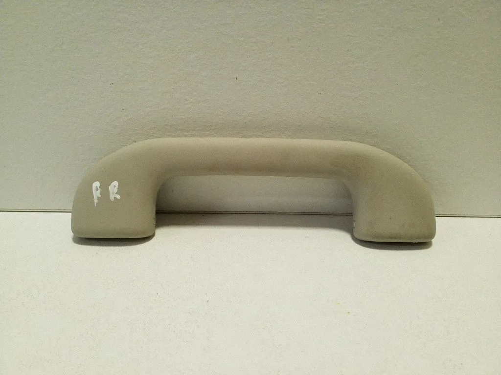 Eesmine lae käepide 1VW49TRMAA