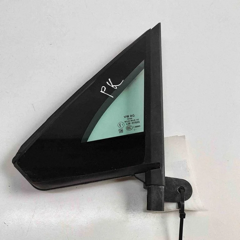Front door vent window glass four-door 57L845113