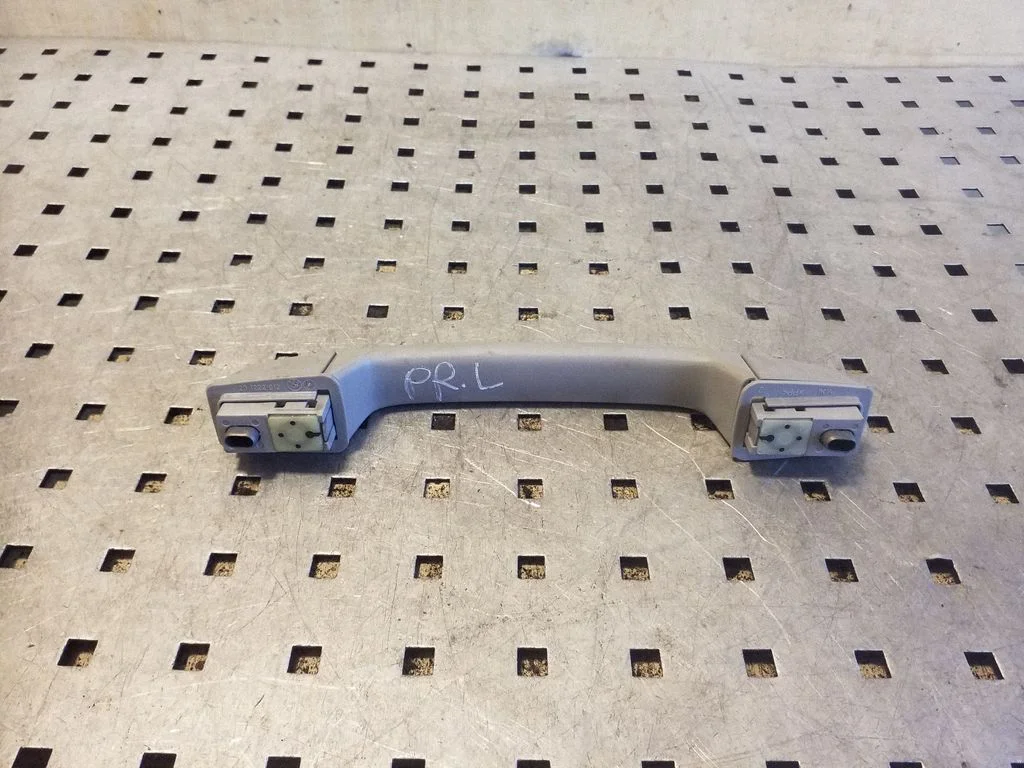 Front interior roof grab handle – BMW X3 E83 (2003-2010)