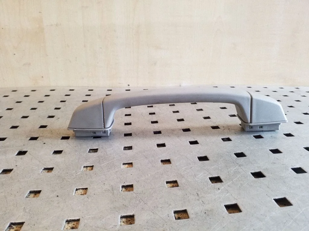 Front interior roof grab handle – BMW X3 E83 (2003-2010)