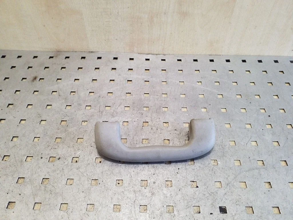 Front interior roof grab handle – Opel Astra H (2004-2012)