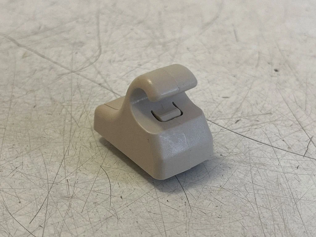 Päikesesirmi kinnitusklamber