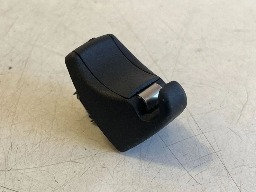 Päikesesirmi kinnitusklamber 7277251