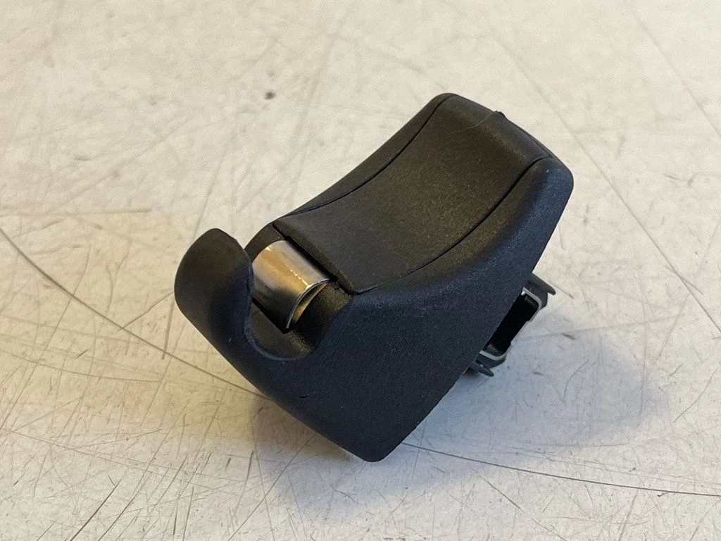 Päikesesirmi kinnitusklamber 7277251