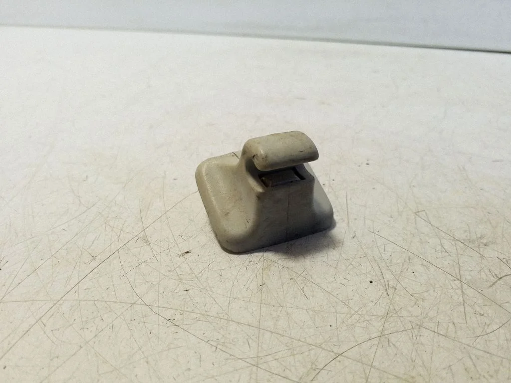 Sun visor clip/hook/bracket 1K0857561B