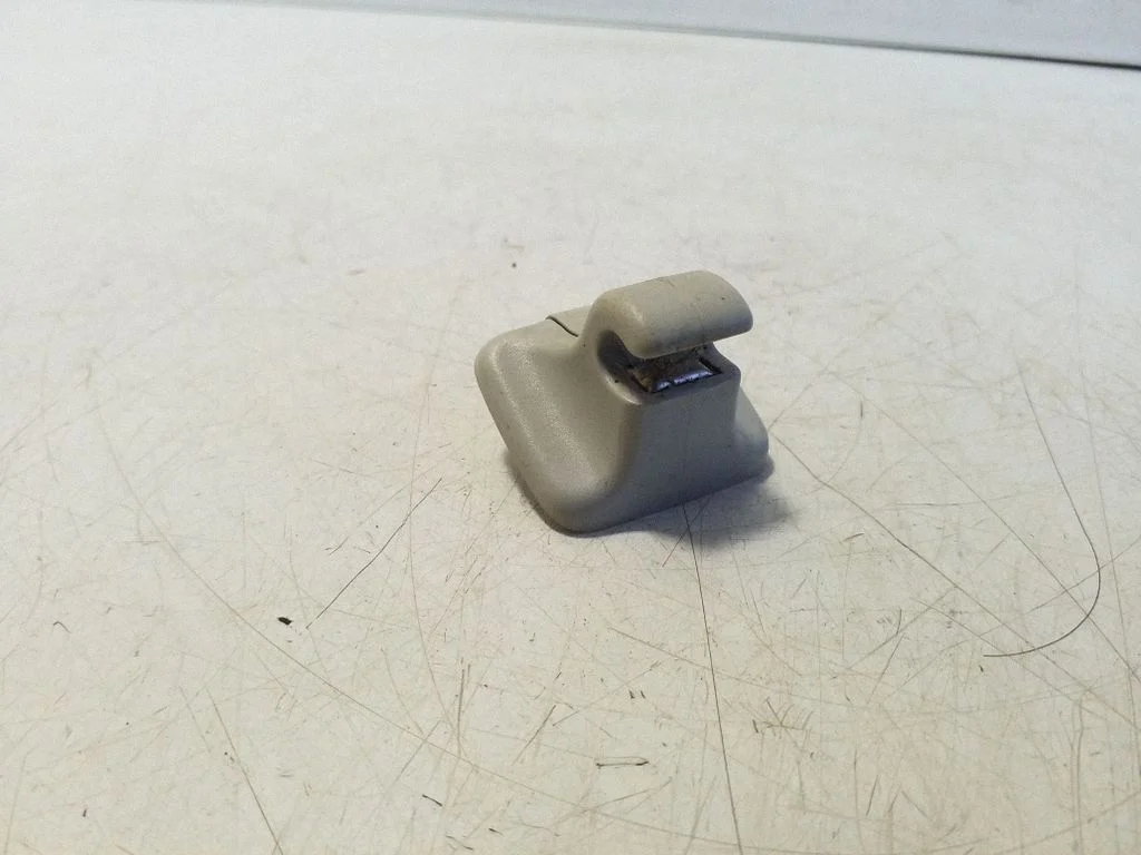 Sun visor clip/hook/bracket 1K0857561B