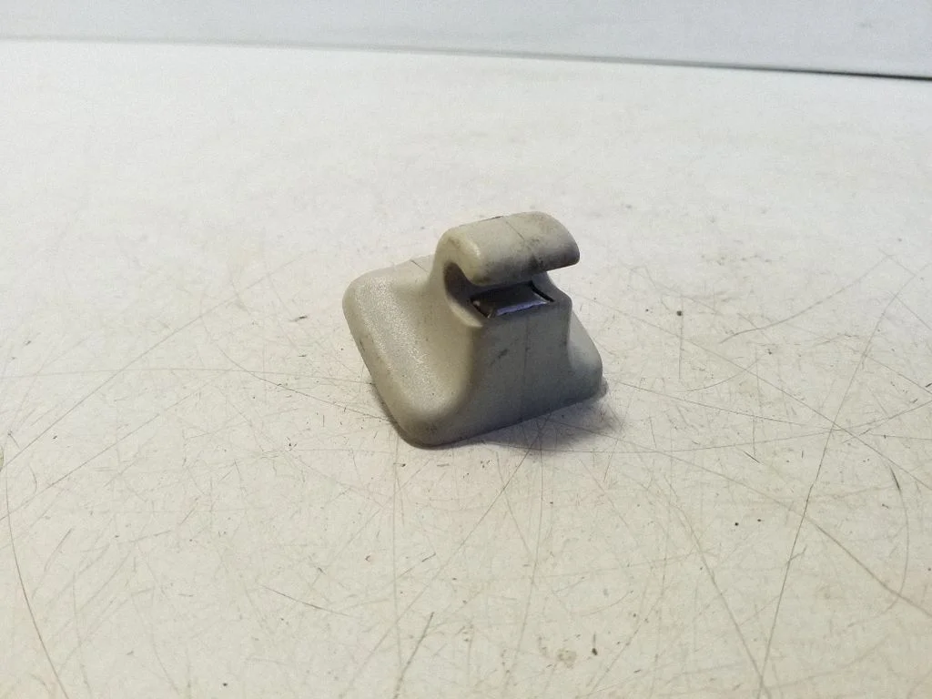 Sun visor clip/hook/bracket 1K0857561B