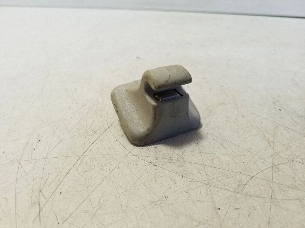 Sun visor clip/hook/bracket 1K0857561B
