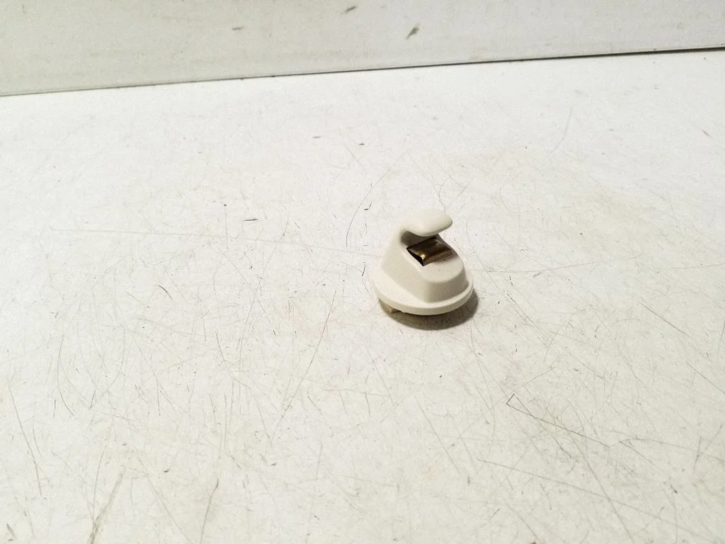 Sun visor clip/hook/bracket – Volkswagen Passat B7 USA (2012-2019)