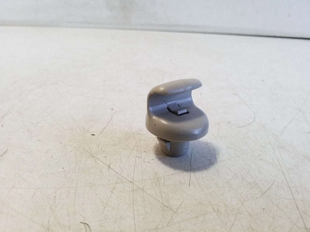Sun visor clip/hook/bracket – left