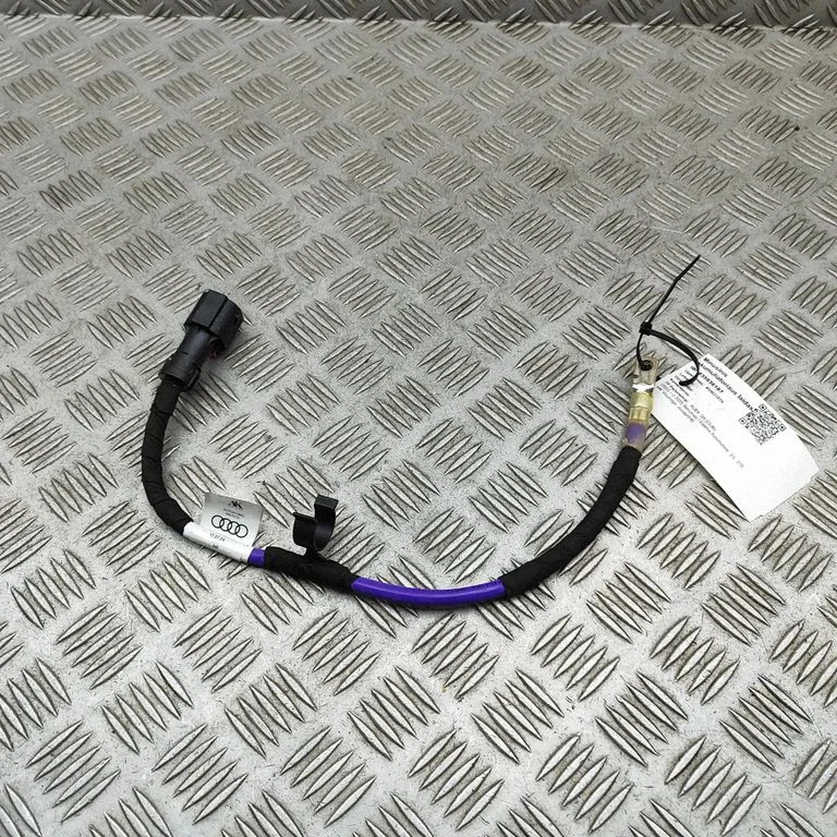 Plusa vads (akumulatora) 8MA971227K