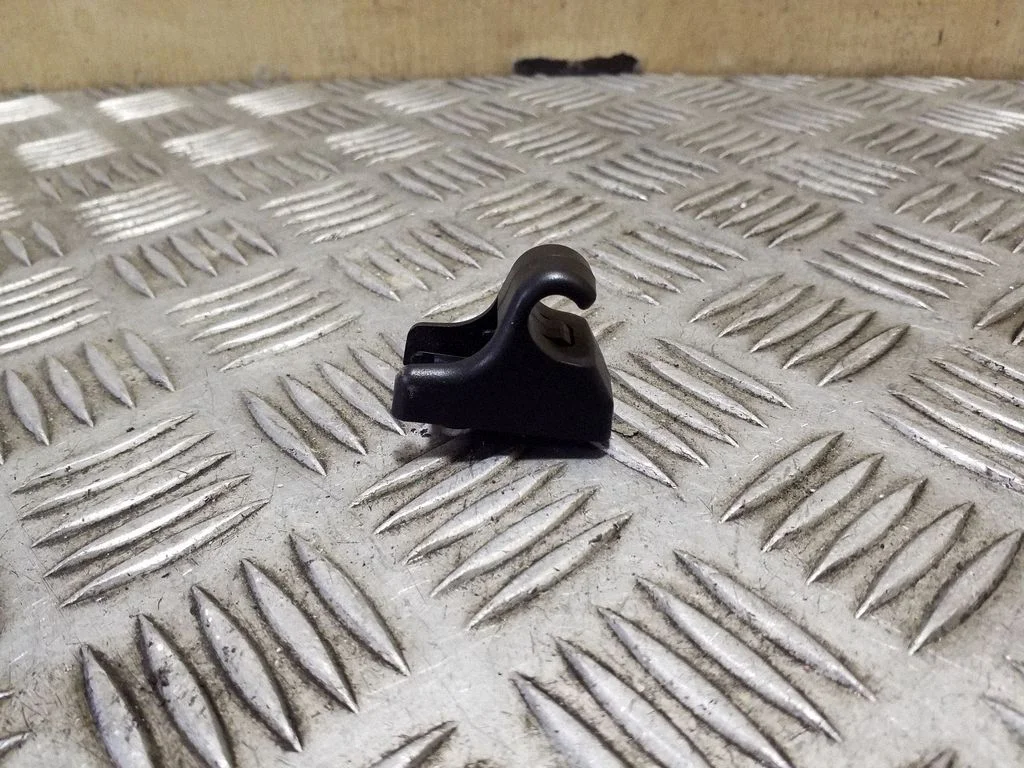Sun visor clip/hook/bracket