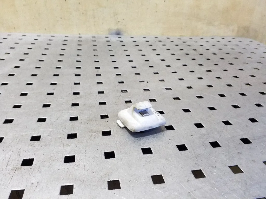 Sun visor clip/hook/bracket
