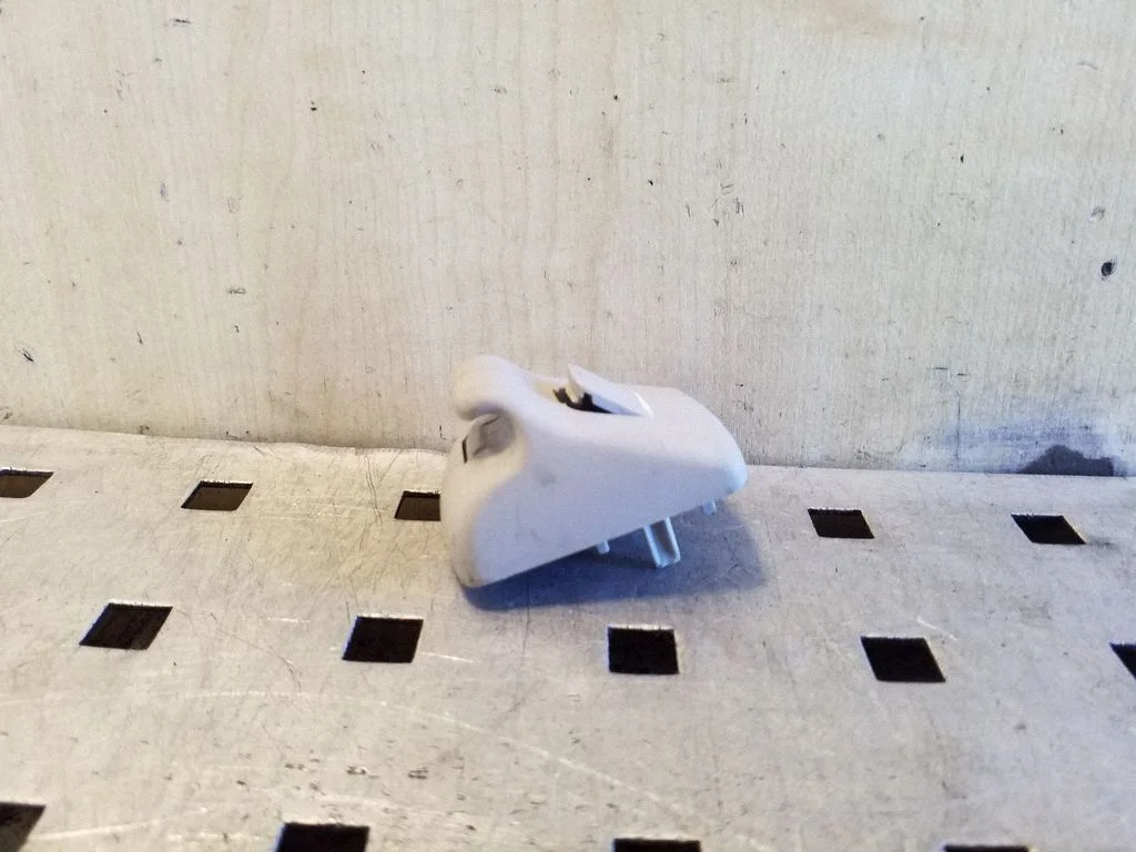 Sun visor clip/hook/bracket – Ford Kuga I (2008-2012)