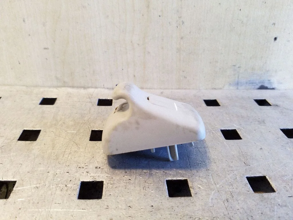 Sun visor clip/hook/bracket – Ford Kuga I (2008-2012)