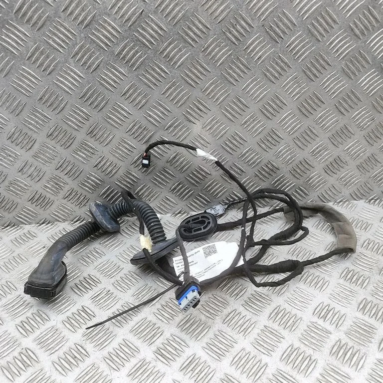 Esiukse juhtmestik 241256576R