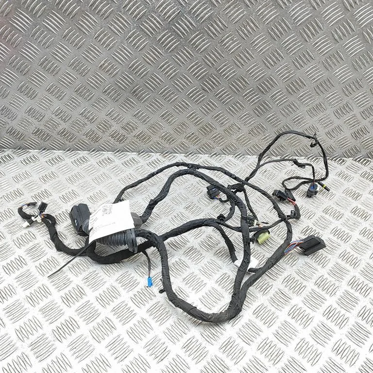 Esiukse juhtmestik 5A6A877