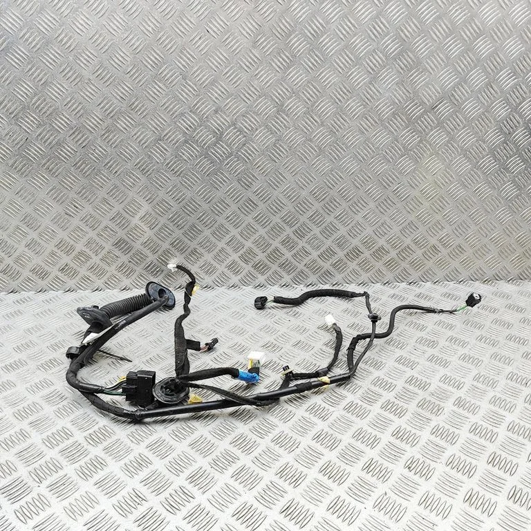 Esiukse juhtmestik – Opel Vivaro (2014-2018)