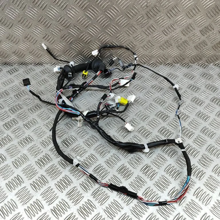 Front door wiring loom 82151F4E90