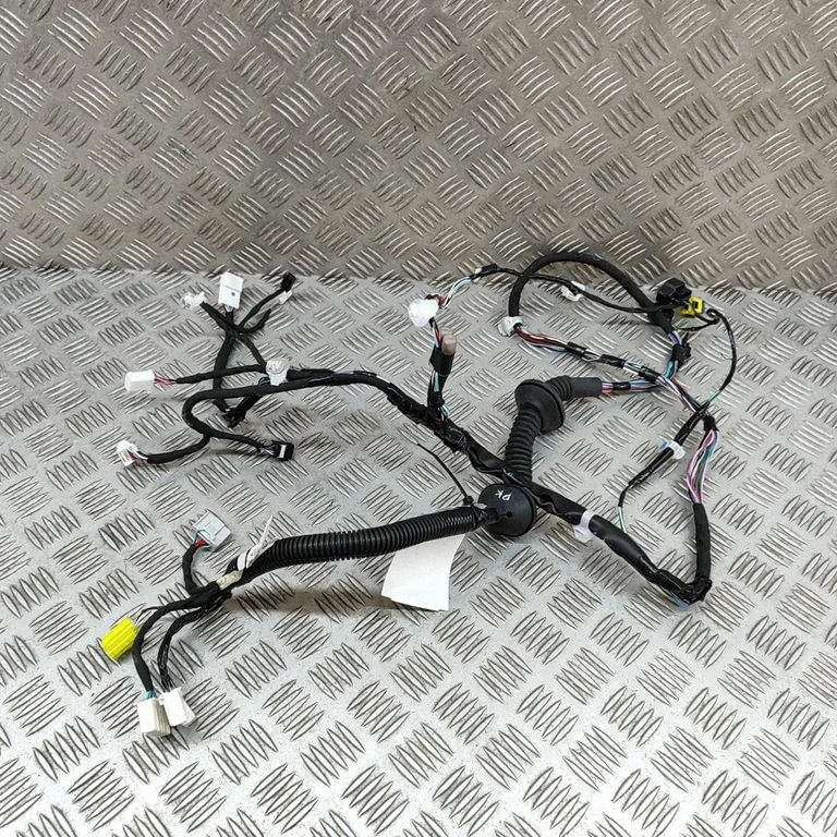 Front door wiring loom 82152F4Q80