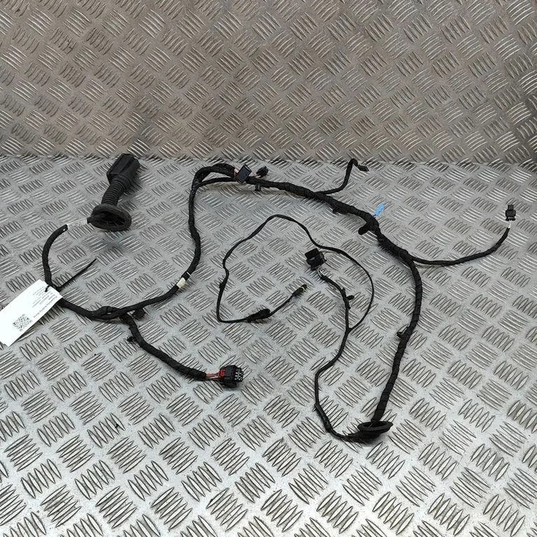 Esiukse juhtmestik 8727944