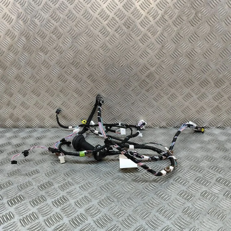 Esiukse juhtmestik 8215148F30