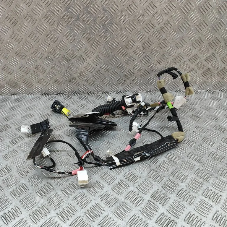 Priekšējo durvju vadu instalācija AB15147430