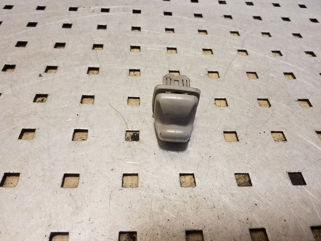 Sun visor clip/hook/bracket