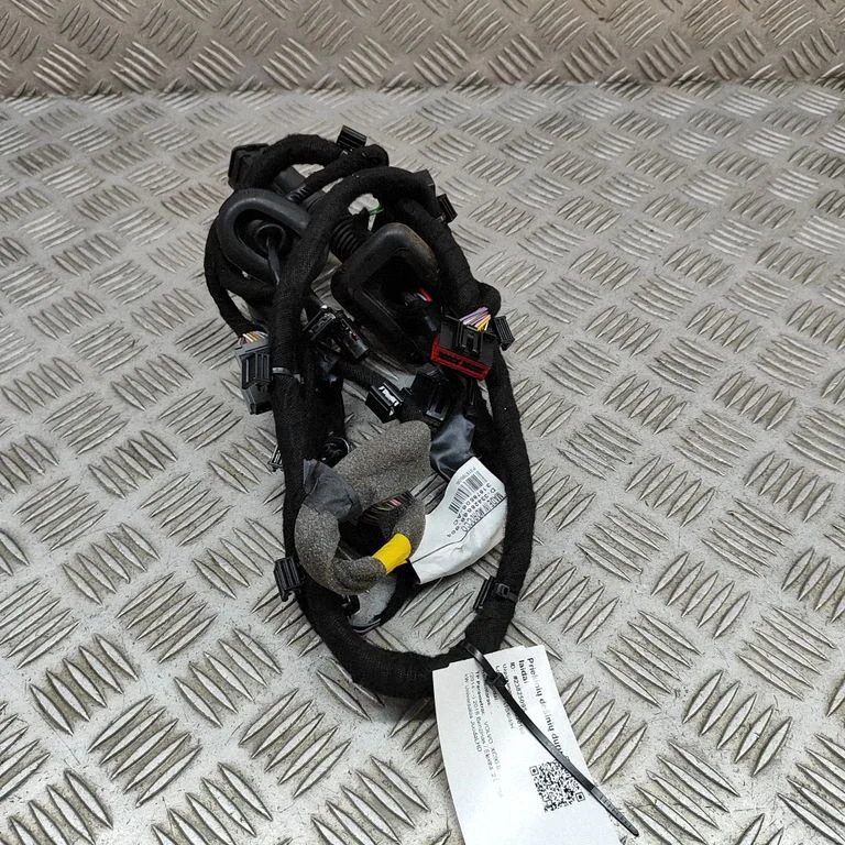 Esiukse juhtmestik 33426668