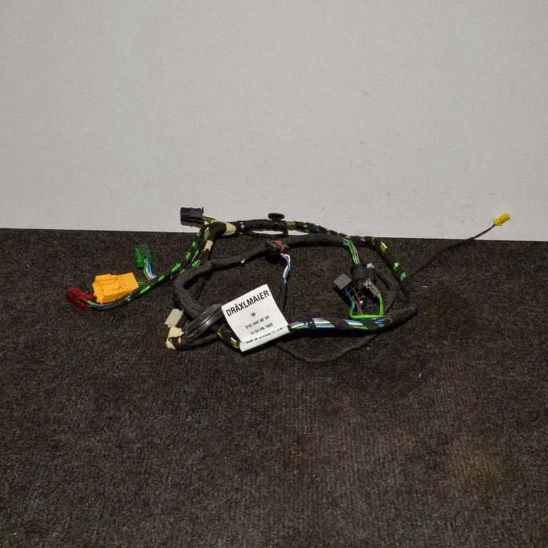Priekšējo durvju vadu instalācija 2125400232
