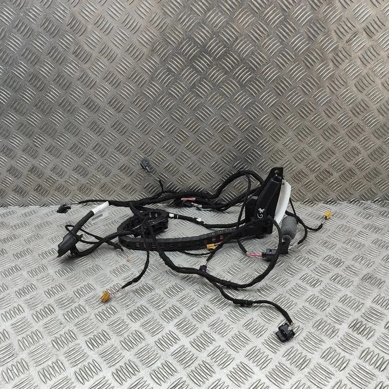 Aizmugurējo durvju vadu instalācija 7T0971691GQ
