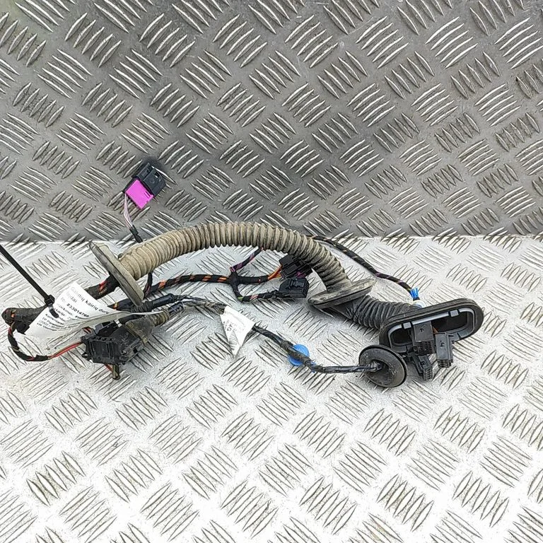 Tagaukse juhtmestik 7L5971694A