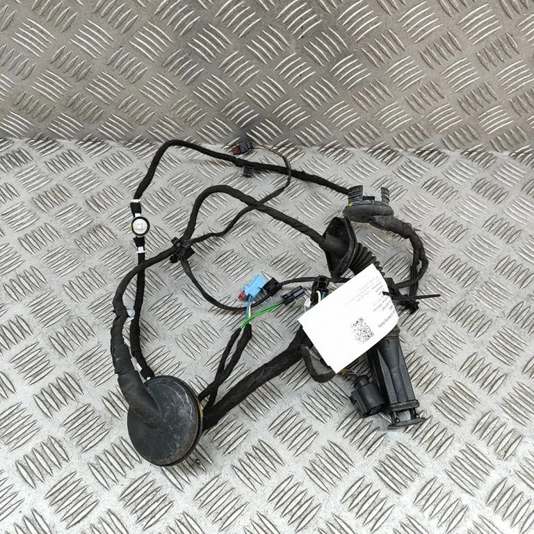 Tagaukse juhtmestik 4M0971687FF