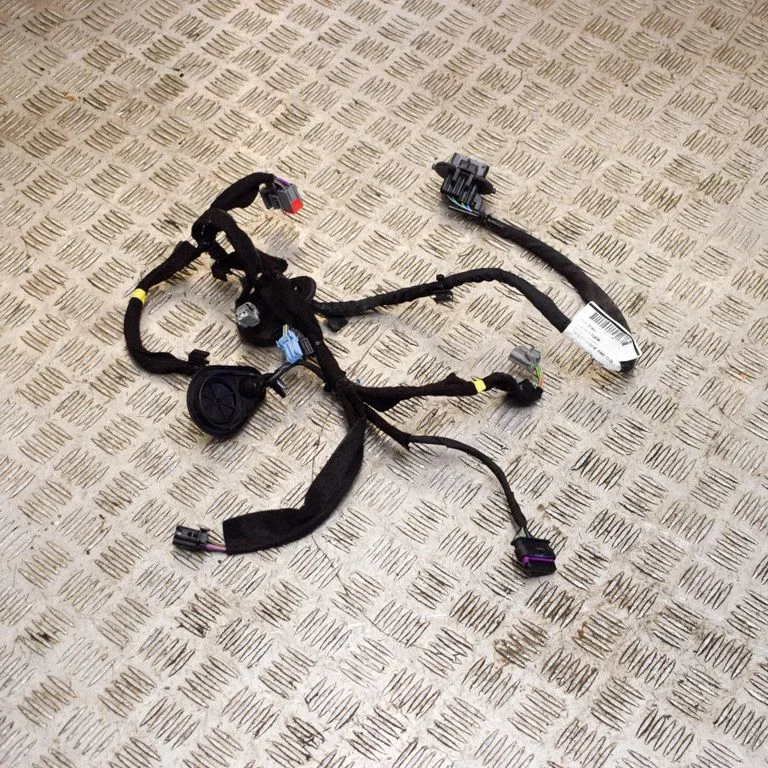 Rear door wiring loom – Volvo V40 (2012-2019)