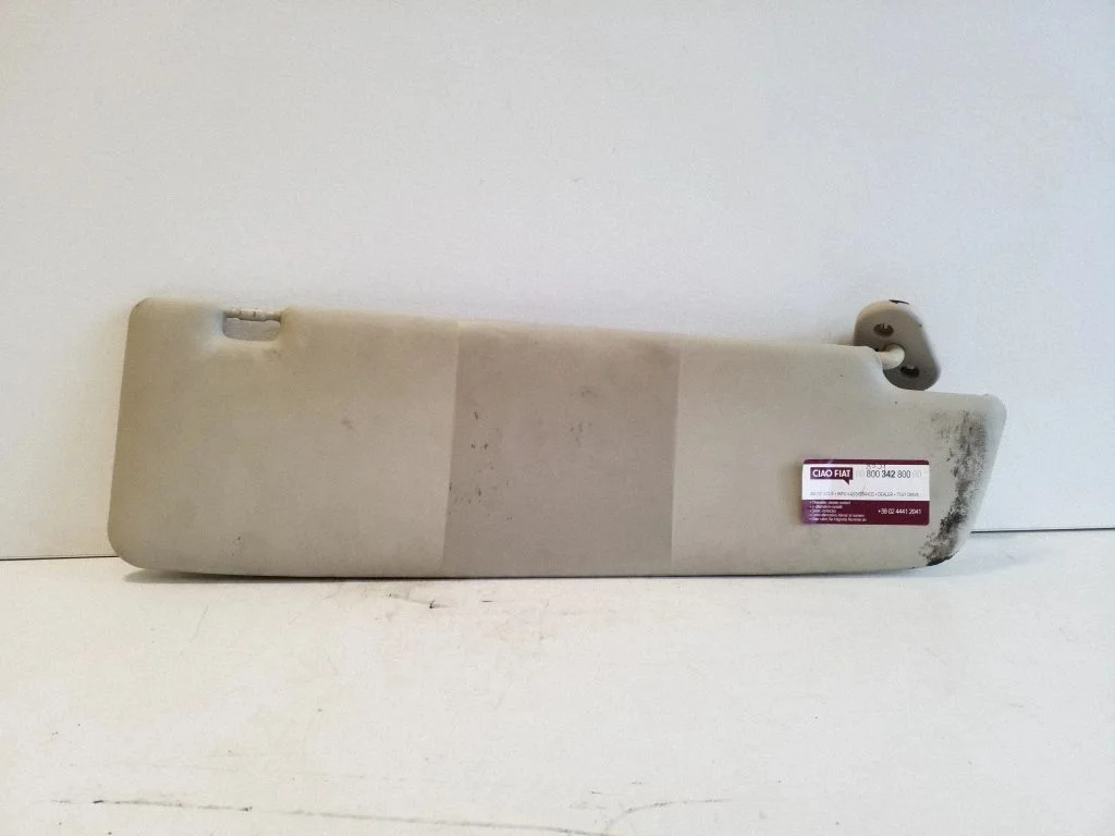 Sun visor – right