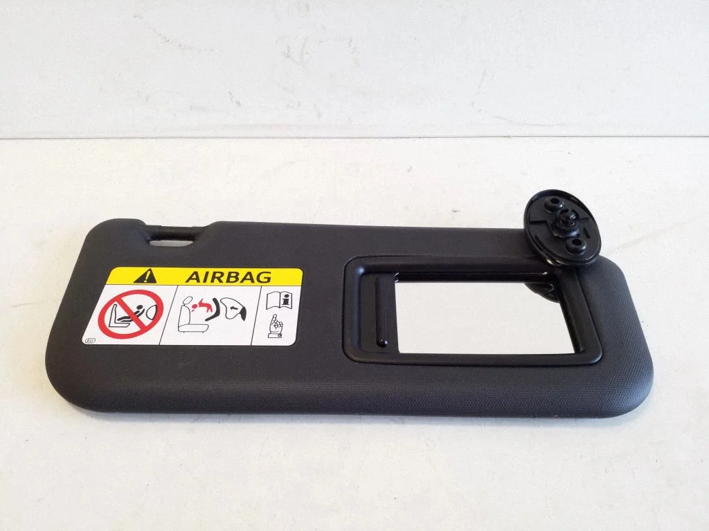 Sun visor – right