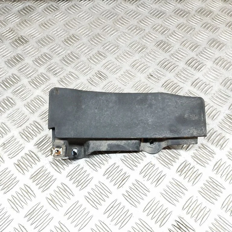 Aizmugurējais dubļusargs 89A853834A