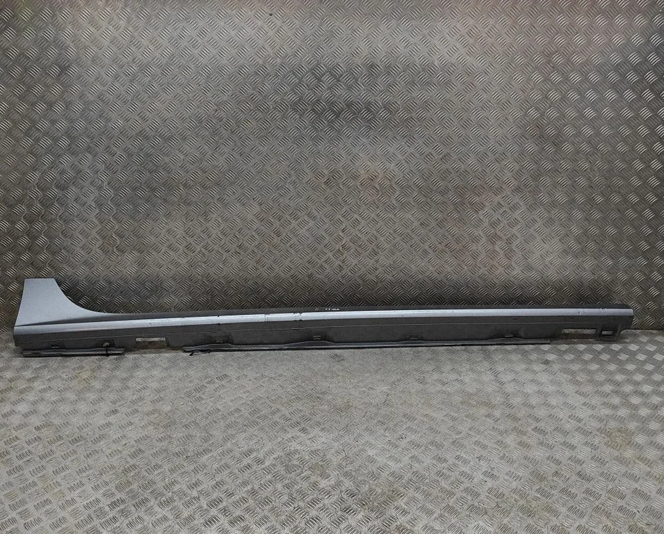 Lävepakk 4G8853860J