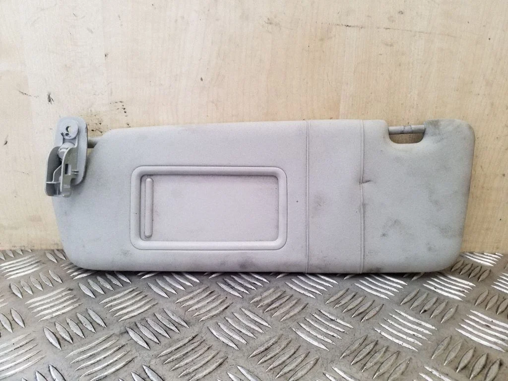 Sun visor 8E01857551