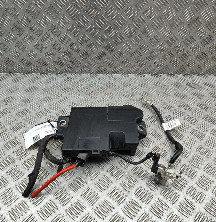 Plusa vadu savienojuma mezgls 31652054