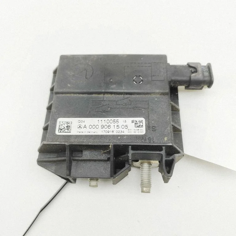 Plusa vadu savienojuma mezgls A0009061505