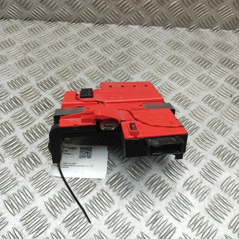 Plusa vadu savienojuma mezgls 8088942