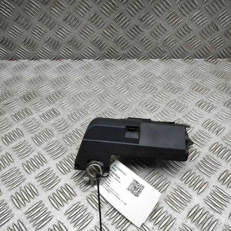 Plussjuhtmete ühendussõlm 8W0915459E