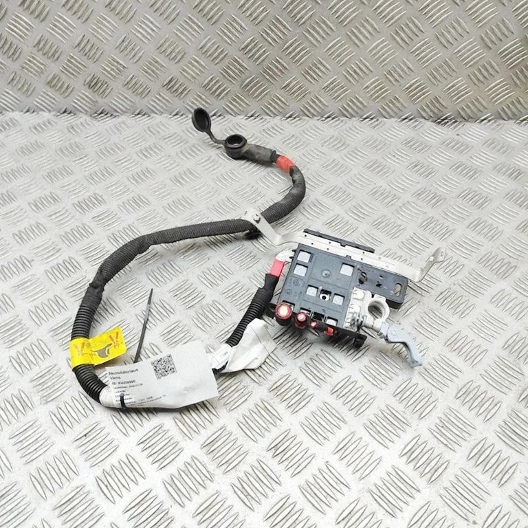 Plusa vadu savienojuma mezgls 52139102