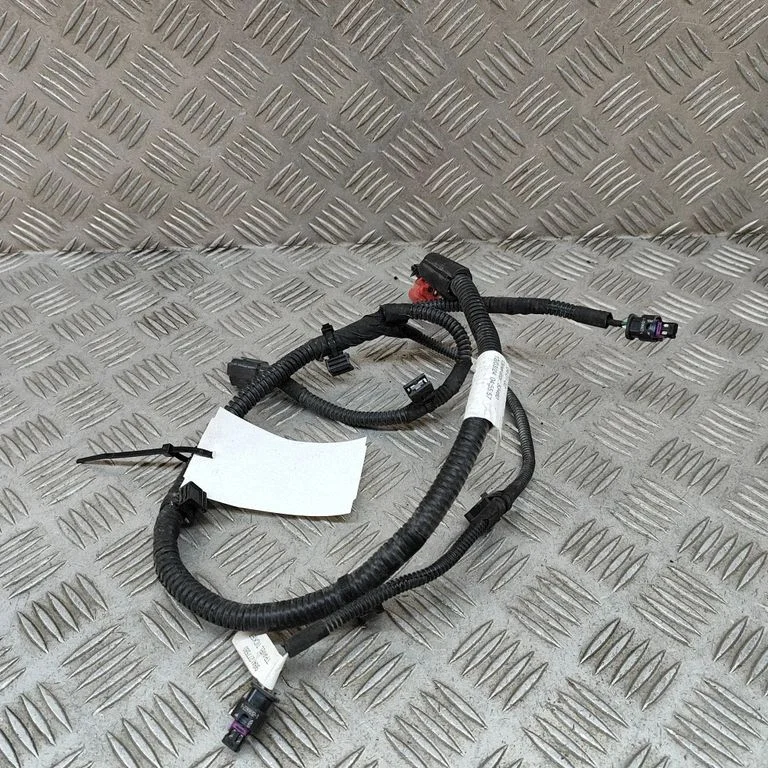 Plussjuhtmete ühendussõlm 9841277580