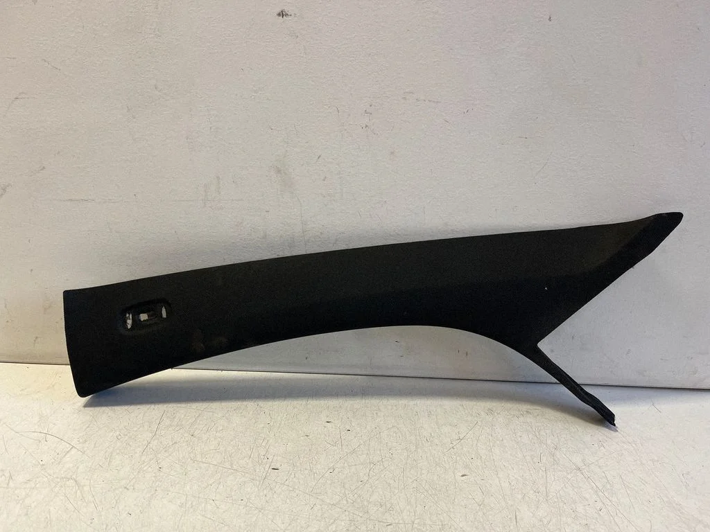 (A) pillar trim – Mercedes-Benz EQC (2019-)