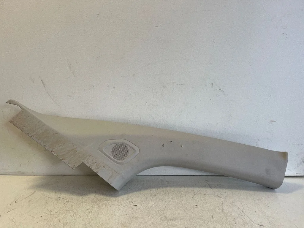 (A) piilari kate – Opel Vivaro (2019-)