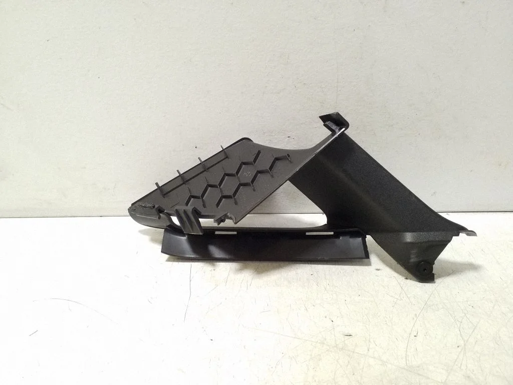 (A) pillar trim 5H0868143